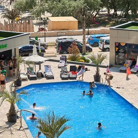El Capitan - N Pool Resort, La Mare, 2 * Navodari