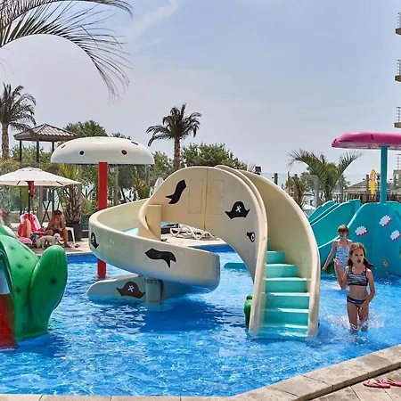 Apartment El Capitan - N Pool Resort, La Mare, 2 *