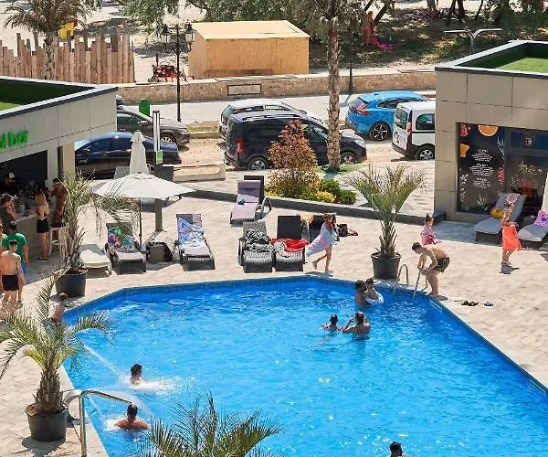El Capitan - N Pool Resort, La Mare, 2 * Năvodari